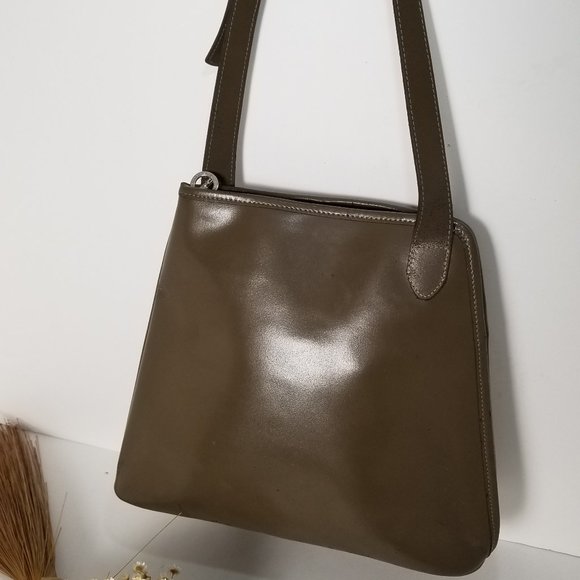 Longchamp Handbags - Longchamp caramel brown leather bag